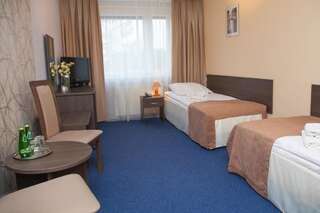Отель Hotel IKAR Быдгощ Двухместный номер с 2 отдельными кроватями-1